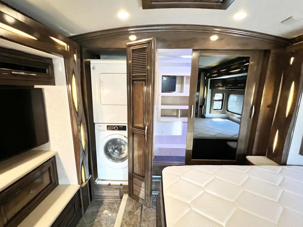 2019 Newmar New Aire 3345 | Photo 17 of 30