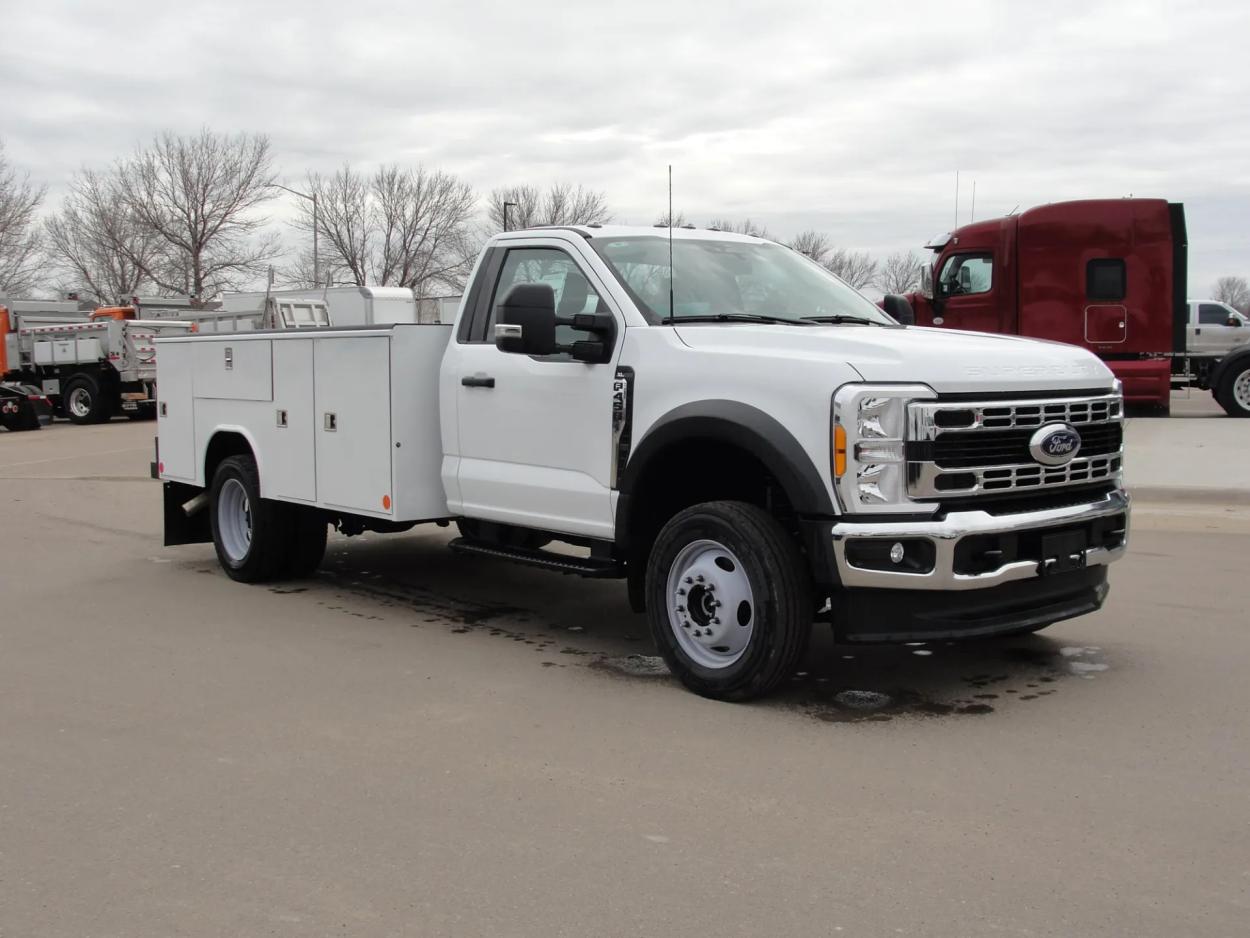 2023 Ford F-450 | Photo 7 of 15