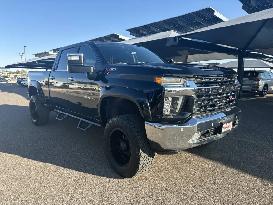 2020 Chevrolet Silverado 2500HD LTZ | Photo 7 of 22