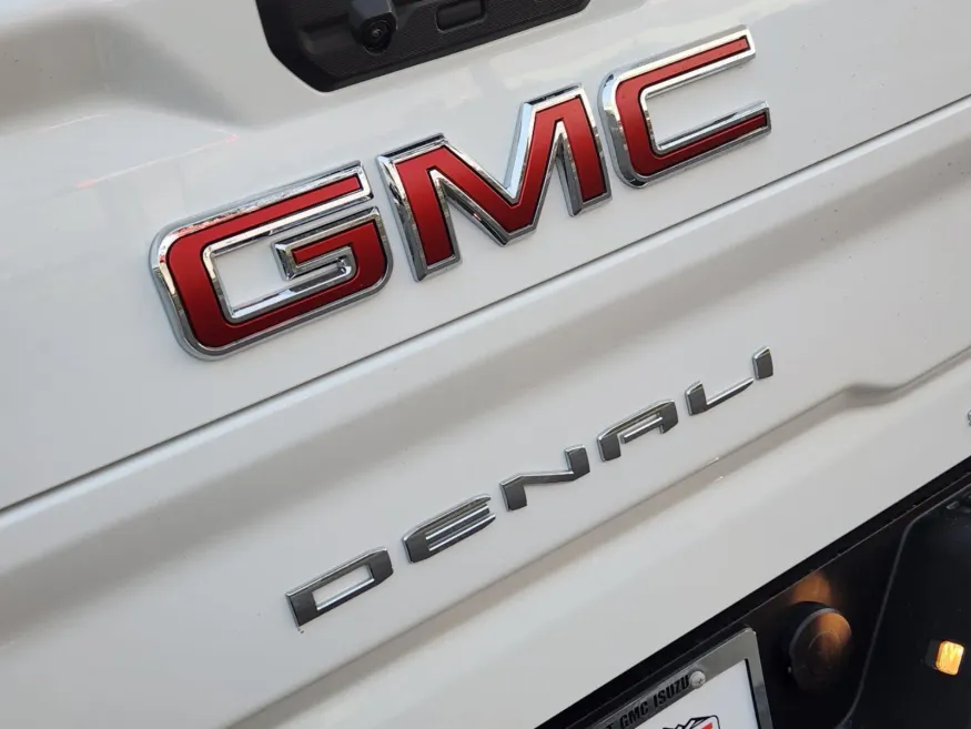 2025 GMC Sierra 3500HD Denali | Photo 12 of 29