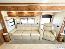 2018 Newmar Ventana 3412 | Thumbnail Photo 8 of 27