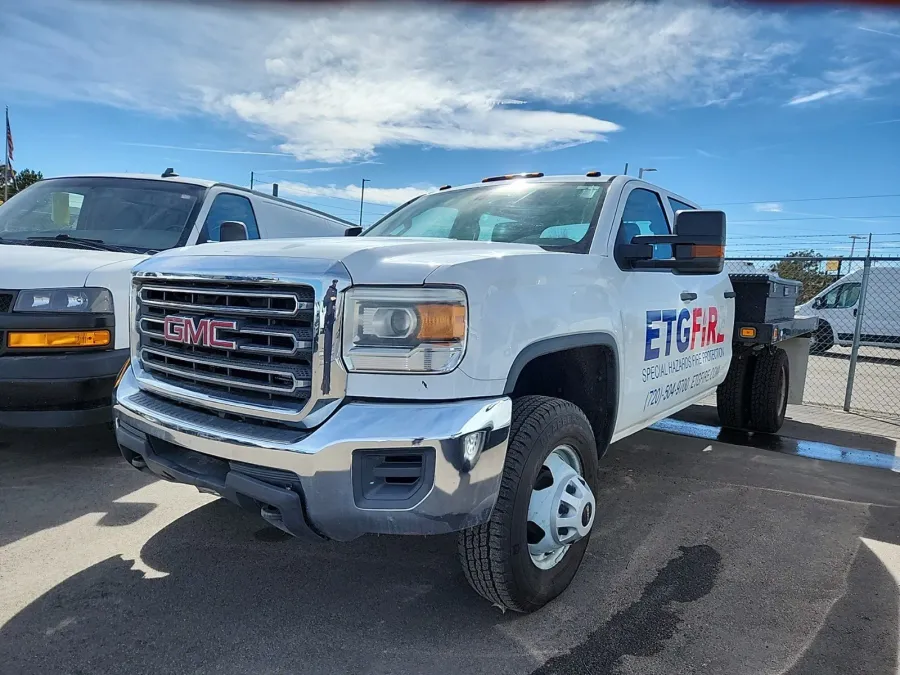 2015 GMC Sierra 3500HD | Photo 2 of 3