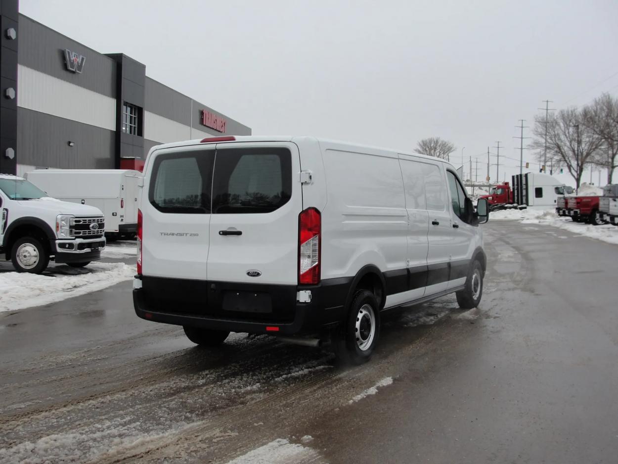 2021 Ford Transit | Photo 5 of 11