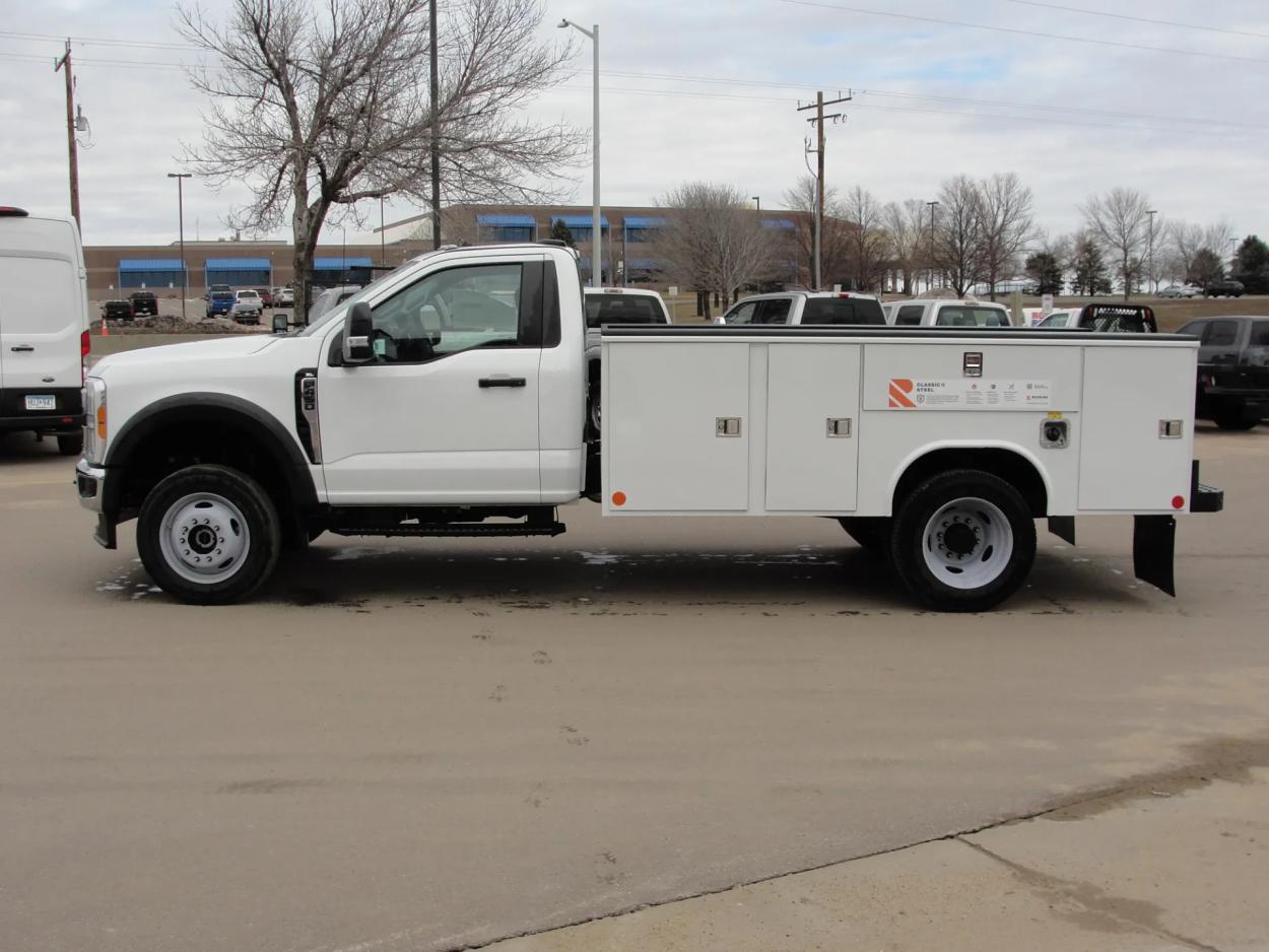 2023 Ford F-450 | Photo 2 of 15