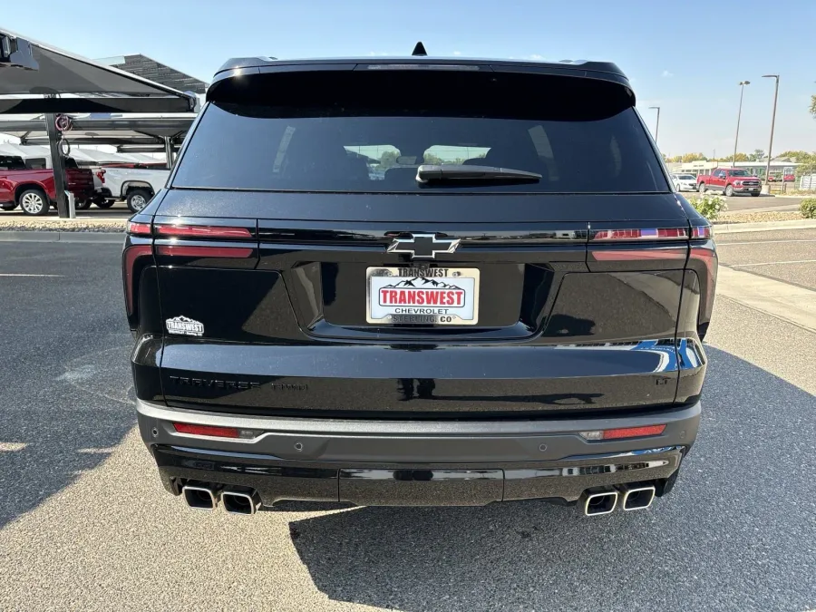 2024 Chevrolet Traverse AWD LT | Photo 3 of 24