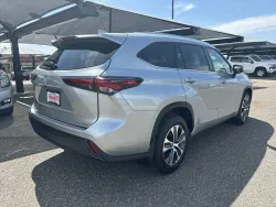 2024 Toyota Highlander XLE | Thumbnail Photo 4 of 25