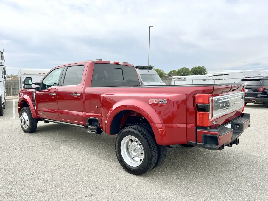 2024 Ford F-450 Platinum | Photo 12 of 22