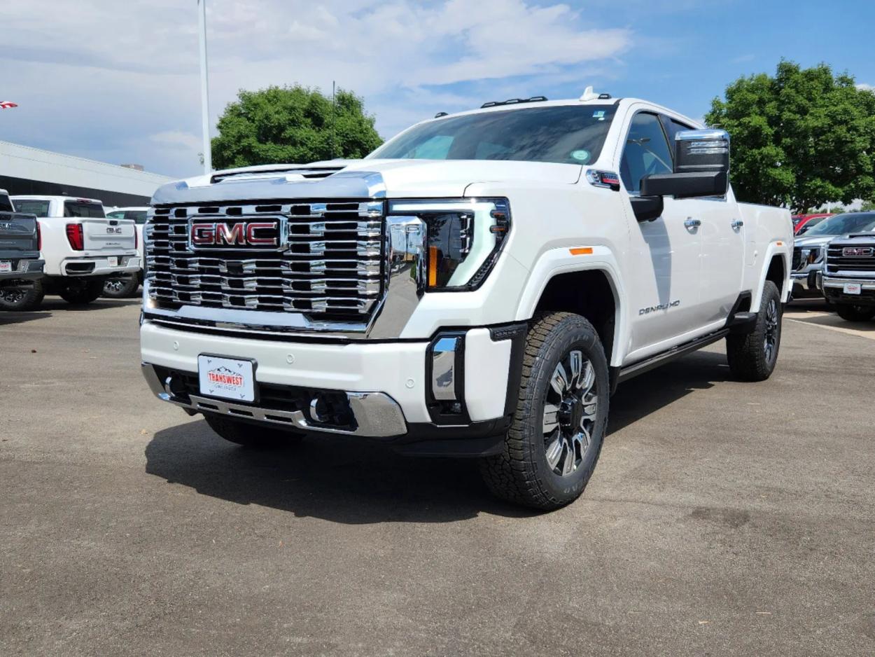 2024 GMC Sierra 3500HD Denali | Photo 2 of 28