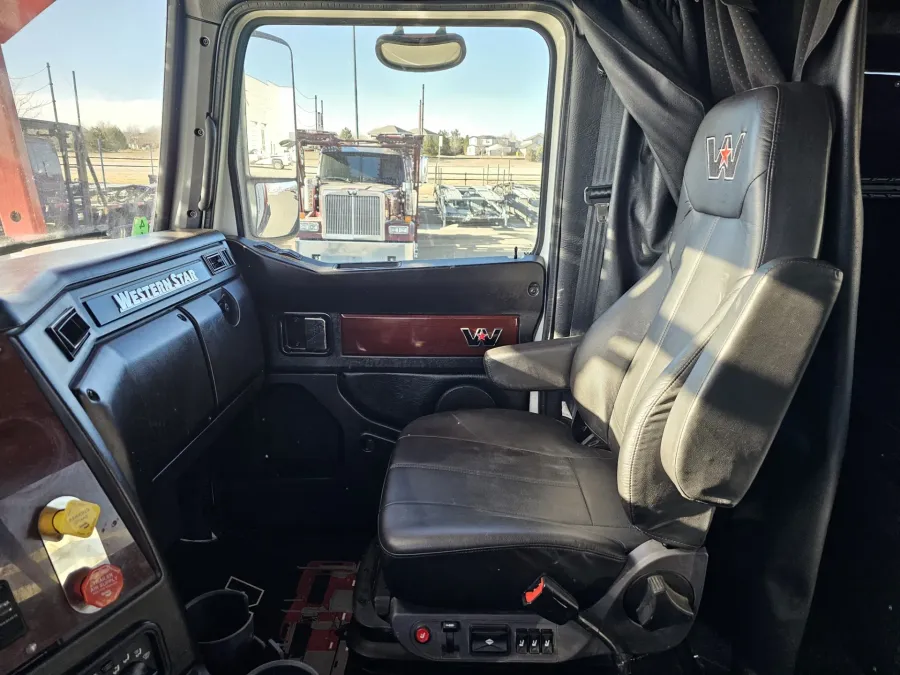 2022 Western Star 4900FA | Photo 20 of 27