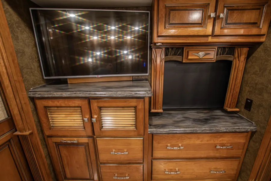 2015 Tiffin Allegro Bus 45 LP | Photo 12 of 17