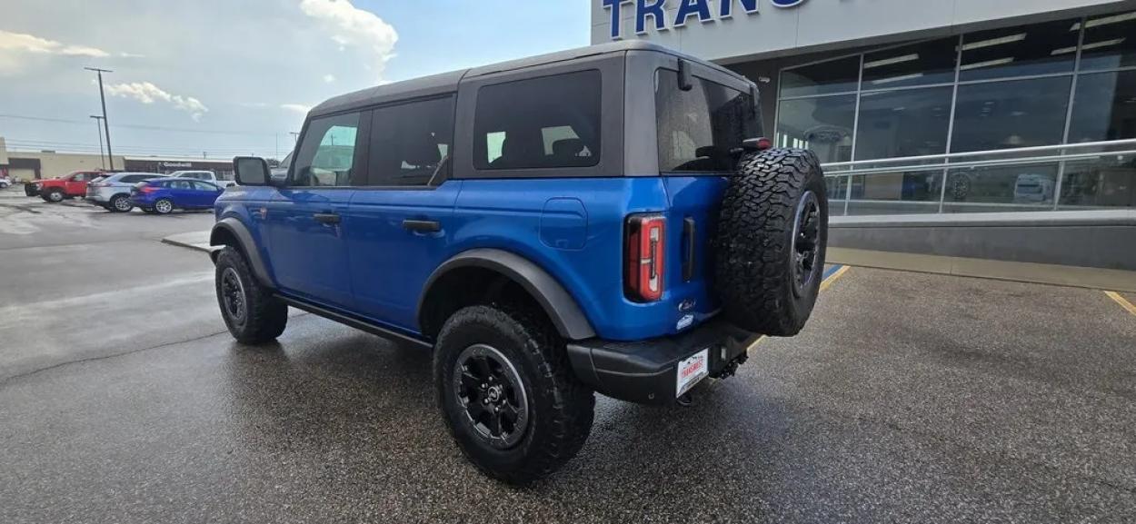 2022 Ford Bronco | Photo 6 of 29