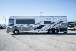 2022 Newmar King Aire 4531 | Thumbnail Photo 3 of 32