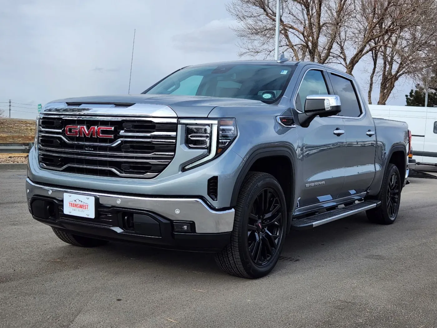 2025 GMC Sierra 1500 SLT | Photo 3 of 32