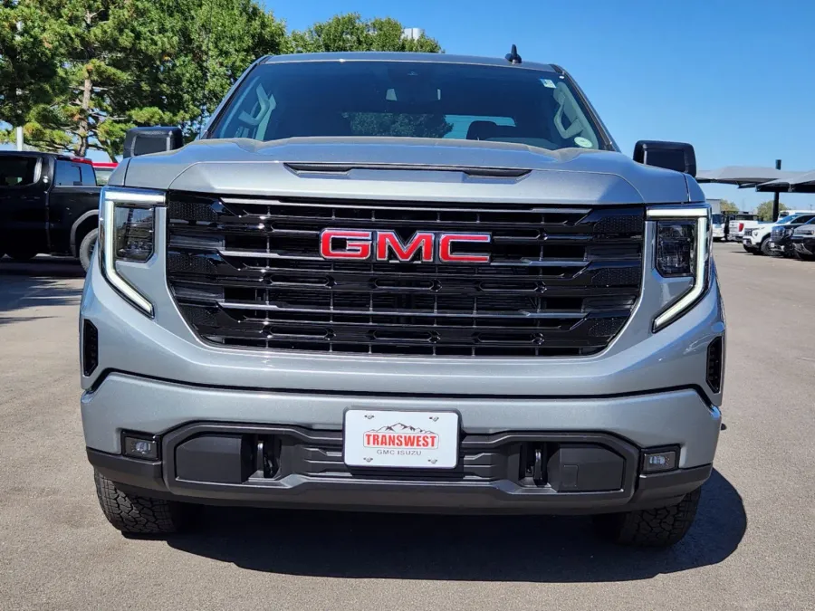 2025 GMC Sierra 1500 Elevation | Photo 4 of 29