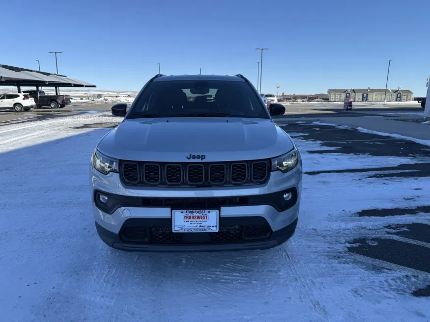 2025 Jeep Compass Latitude | Photo 3 of 14