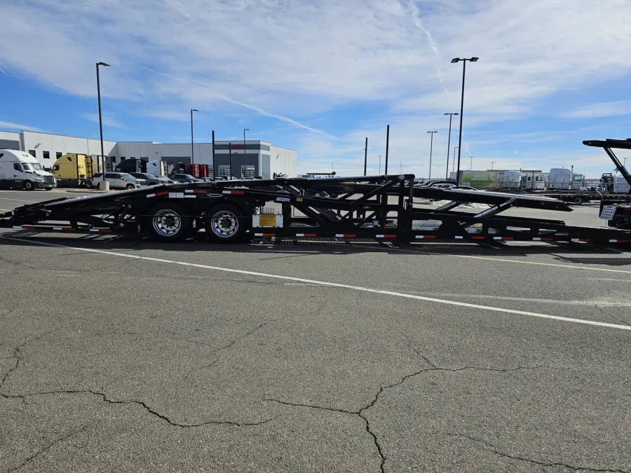 2023 Peterbilt 389 | Photo 30 of 34