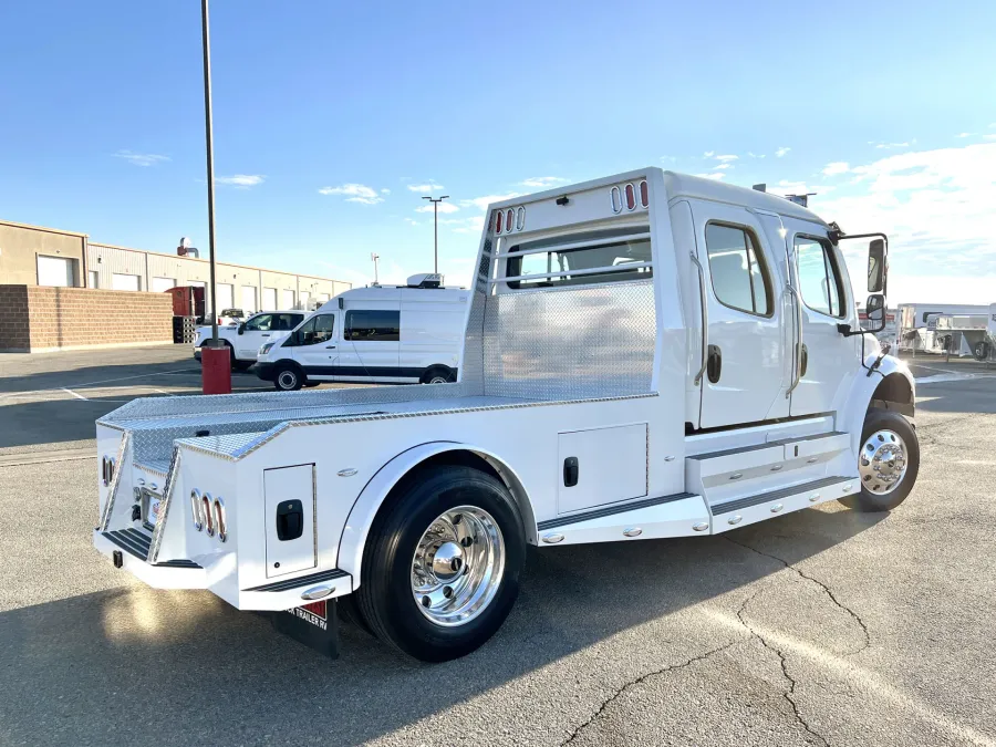 2023 Freightliner M2 106 Summit Hauler | Photo 17 of 27