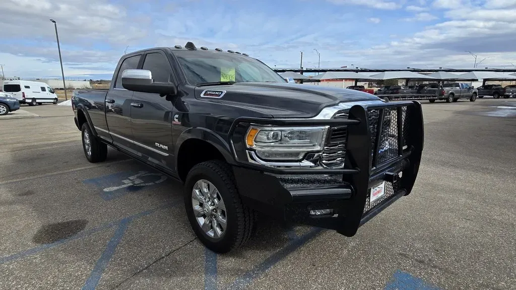 2022 RAM 3500 | Photo 5 of 34