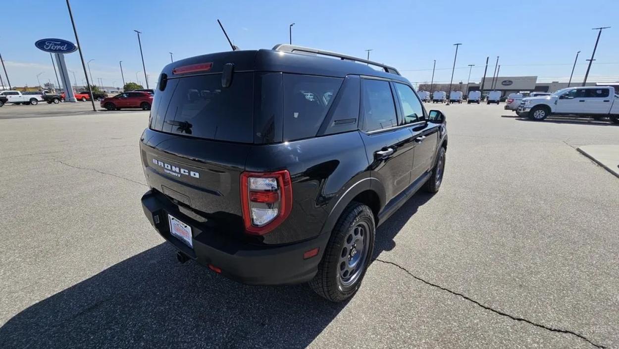 2024 Ford Bronco Sport | Photo 5 of 28