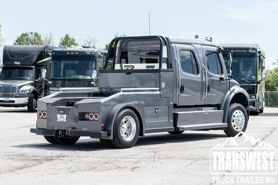 2023 Freightliner M2 106 Bolt | Photo 7 of 30