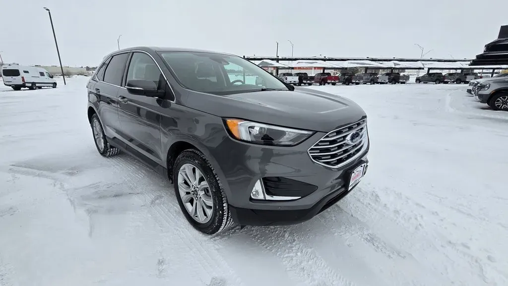 2024 Ford Edge | Photo 3 of 30