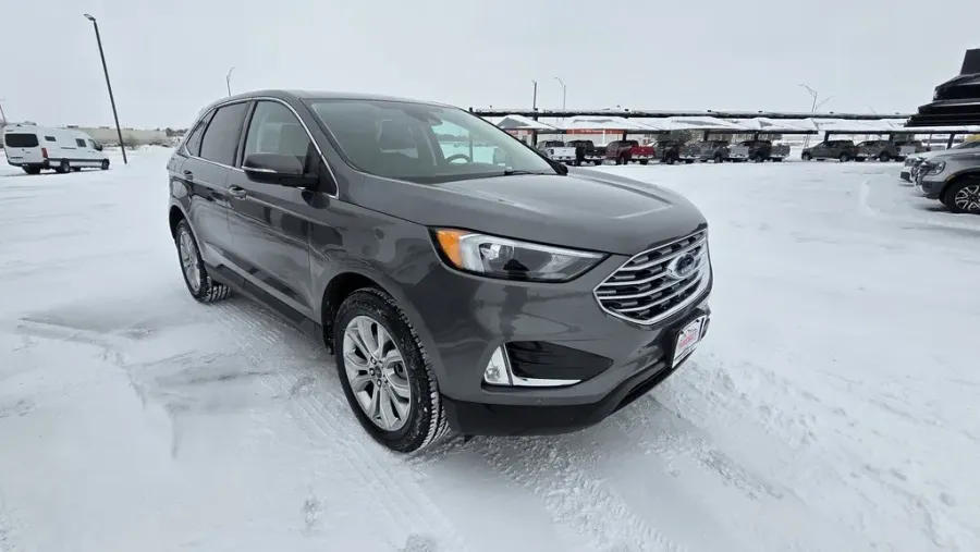 2024 Ford Edge | Photo 3 of 30