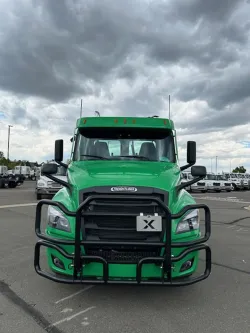 2025 Freightliner Cascadia 126 | Thumbnail Photo 2 of 17