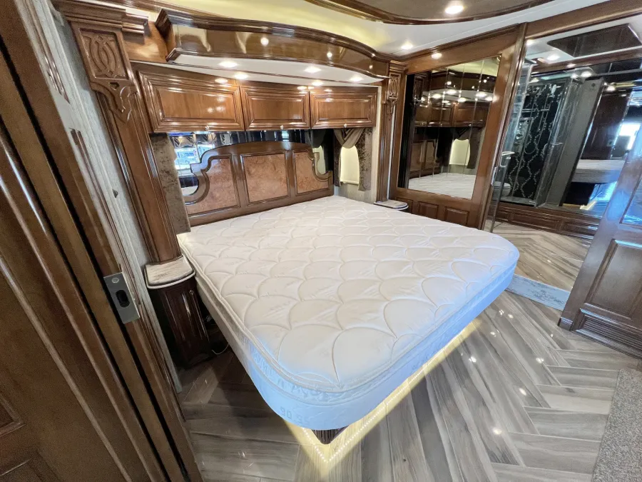 2015 Newmar Essex 4503 | Photo 13 of 29