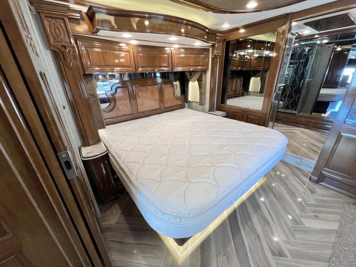 2015 Newmar Essex 4503 | Photo 12 of 29