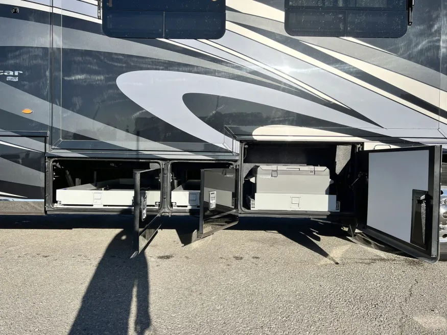 2019 Newmar Dutch Star 4363 | Photo 26 of 31