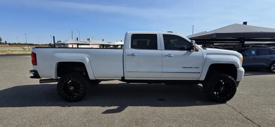 2016 GMC Sierra 3500HD | Photo 35 of 36