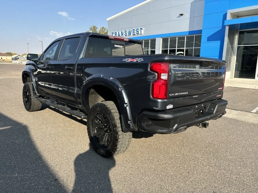 2021 Chevrolet Silverado 1500 RST | Photo 2 of 23