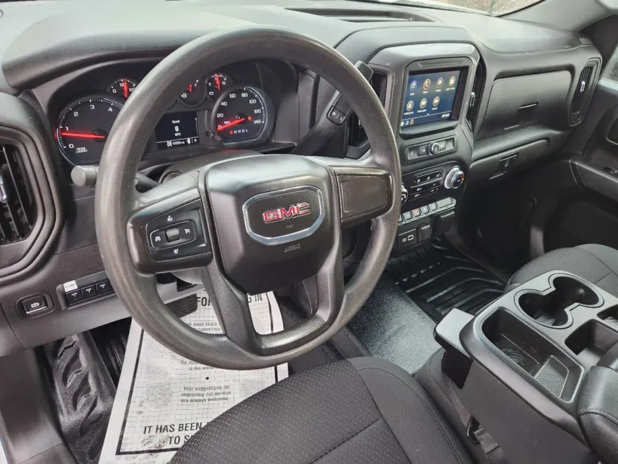 2021 GMC Sierra 3500HD | Photo 8 of 31