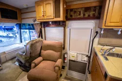 2008 Winnebago Voyage 33V | Thumbnail Photo 10 of 18