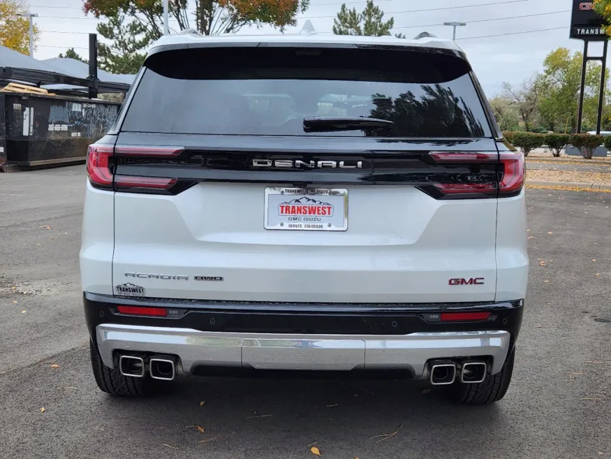 2024 GMC Acadia AWD Denali | Photo 13 of 28