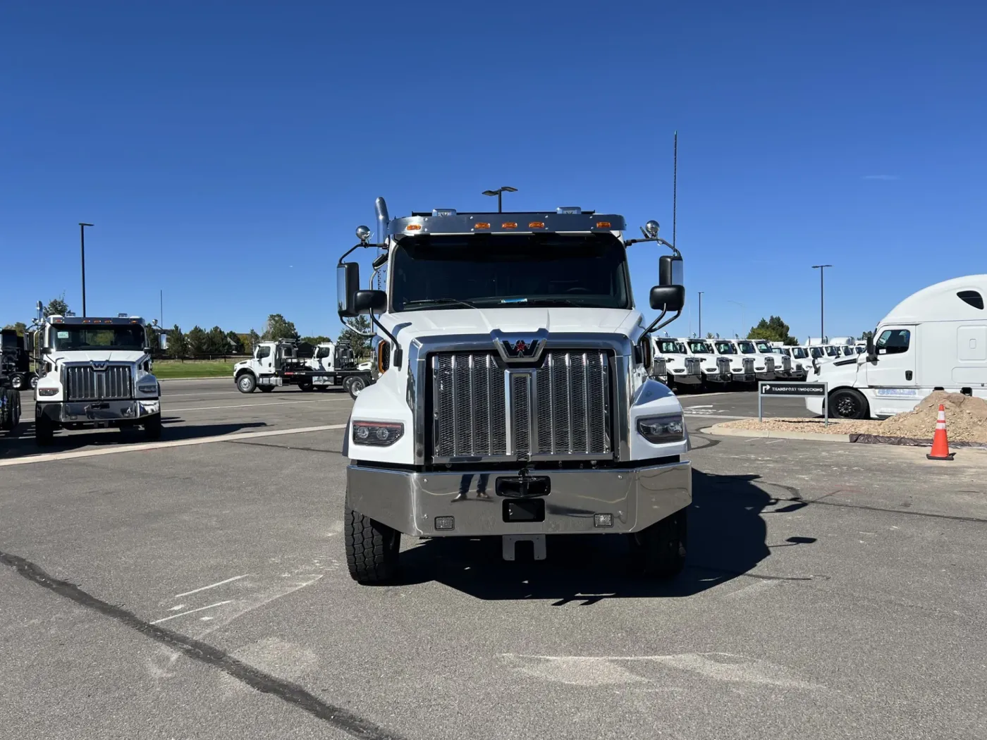 2025 Western Star 47X | Photo 2 of 16