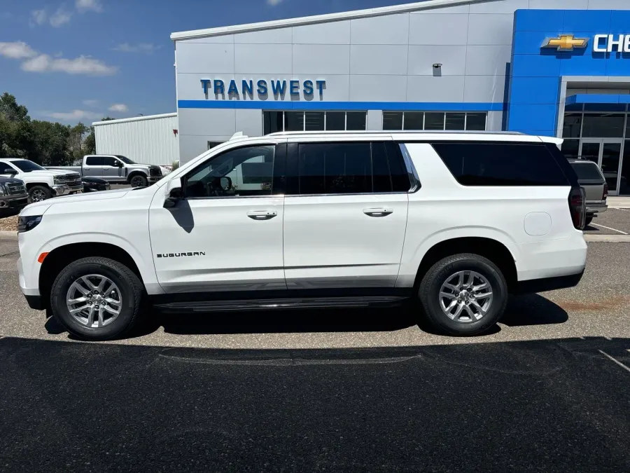 2024 Chevrolet Suburban LT | Photo 1 of 23