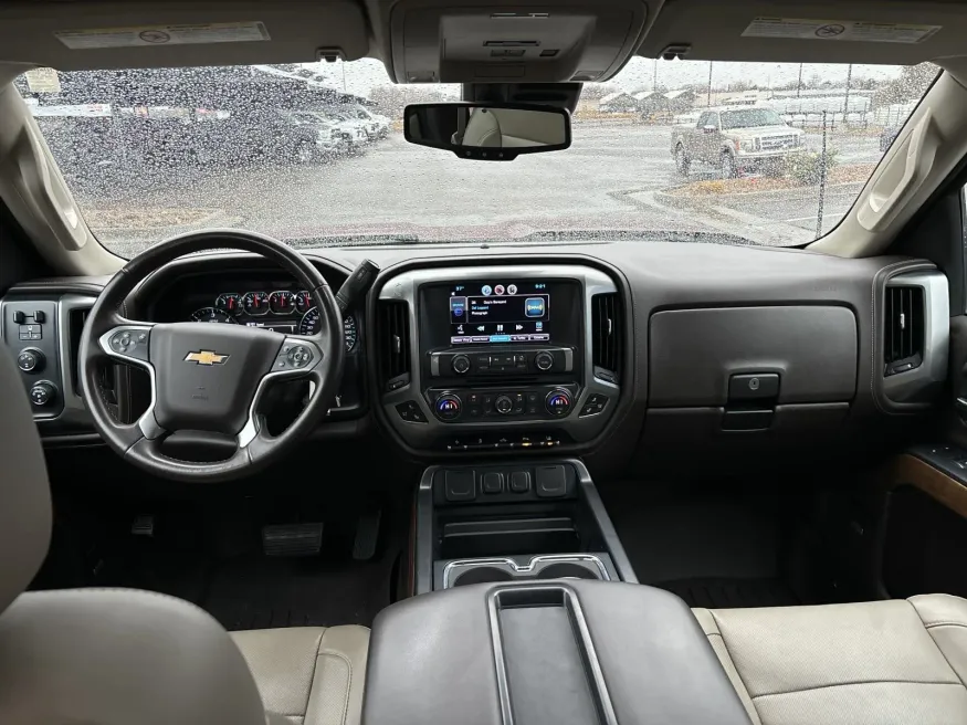 2015 Chevrolet Silverado 2500HD LTZ | Photo 9 of 20