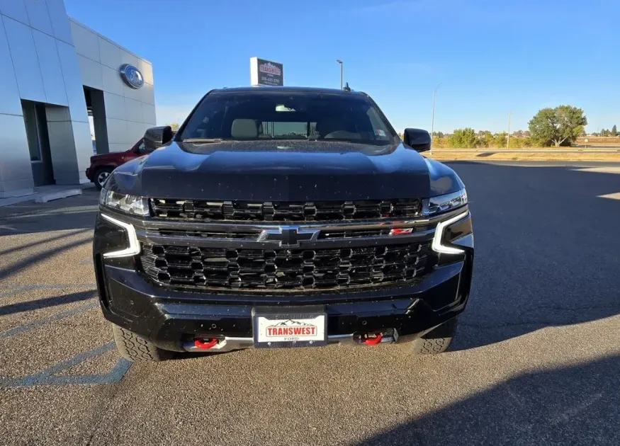 2022 Chevrolet Tahoe | Photo 2 of 29