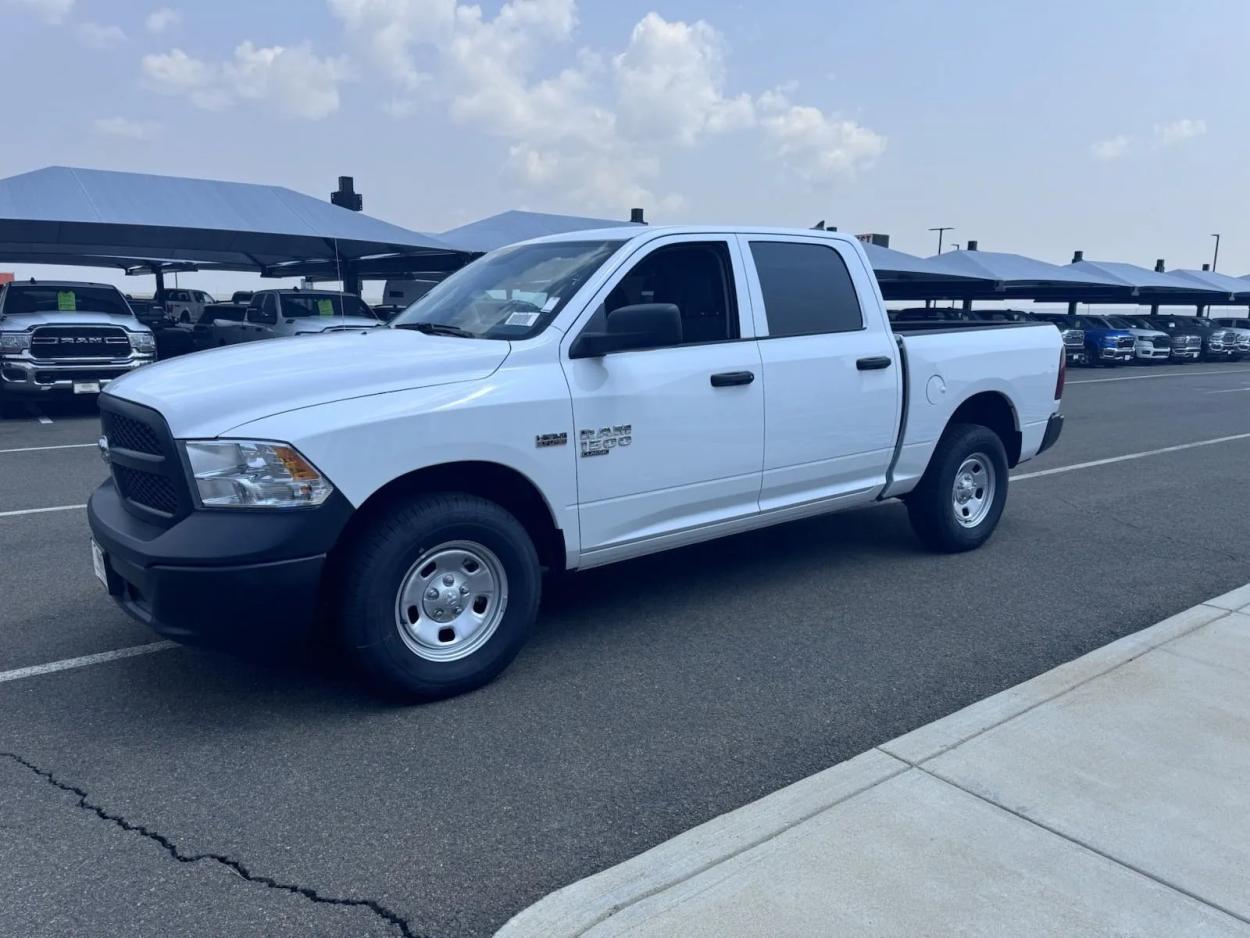 2024 RAM 1500 Classic Tradesman | Photo 3 of 15