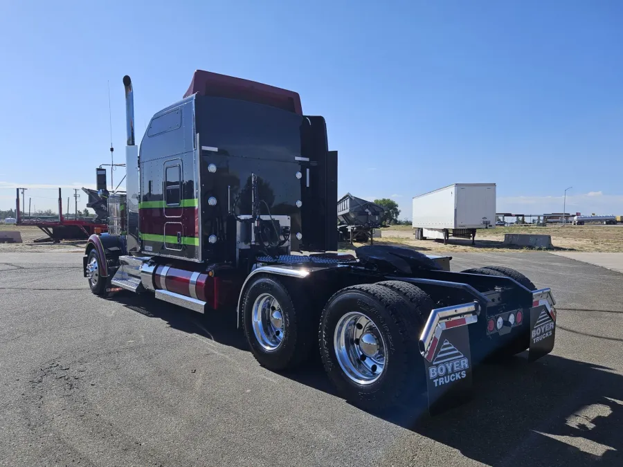 2022 Kenworth W900 | Photo 7 of 43