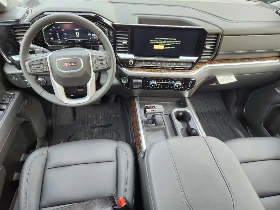 2025 GMC Sierra 1500 Elevation | Photo 11 of 33