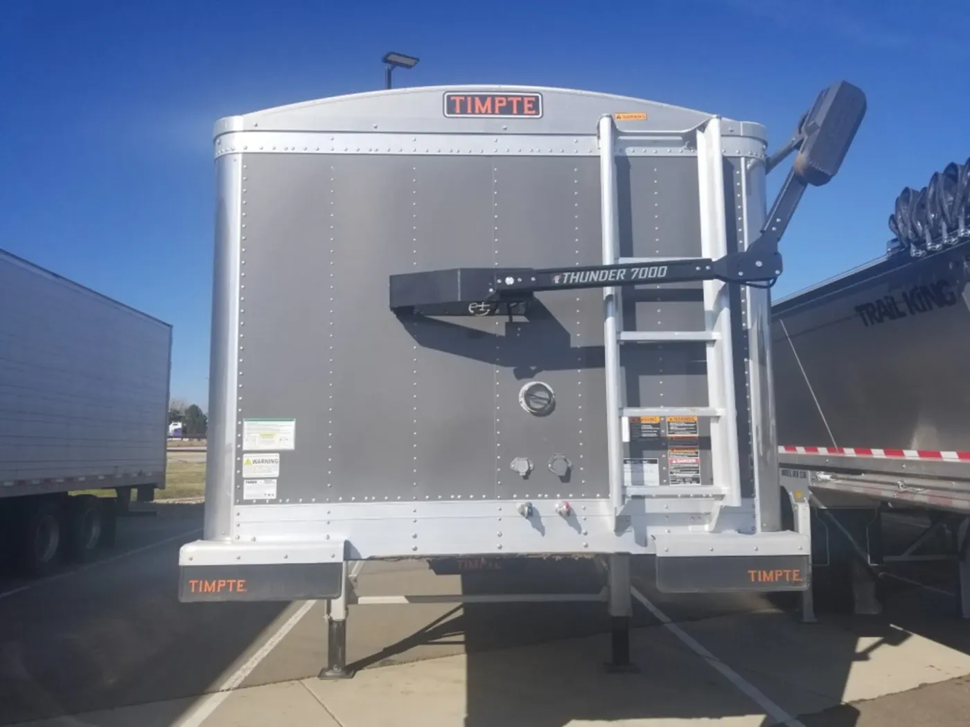 2023 Timpte Grain Hopper | Photo 2 of 10