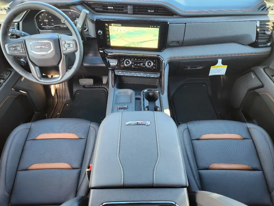 2025 GMC Sierra 2500HD AT4 | Photo 15 of 27