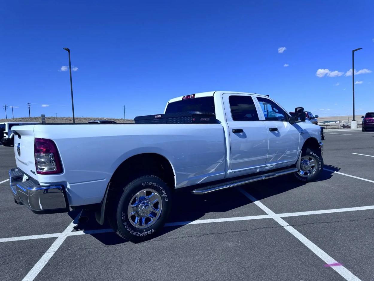 2024 RAM 2500 Tradesman | Photo 6 of 17