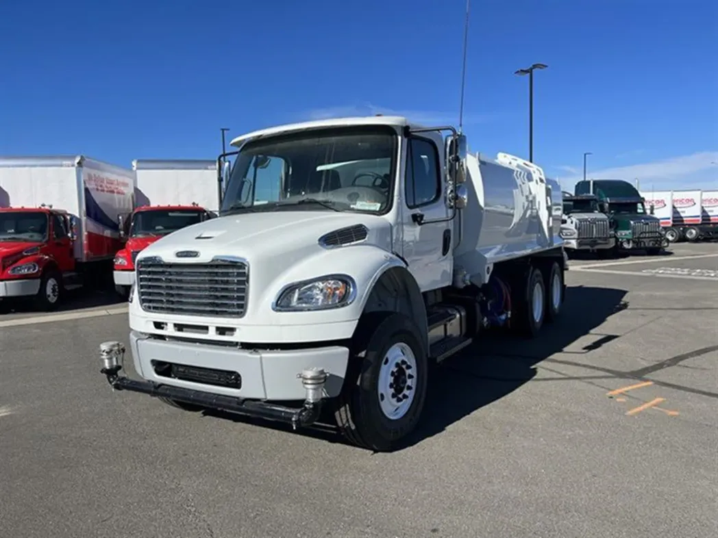 2024 Freightliner M2 106 