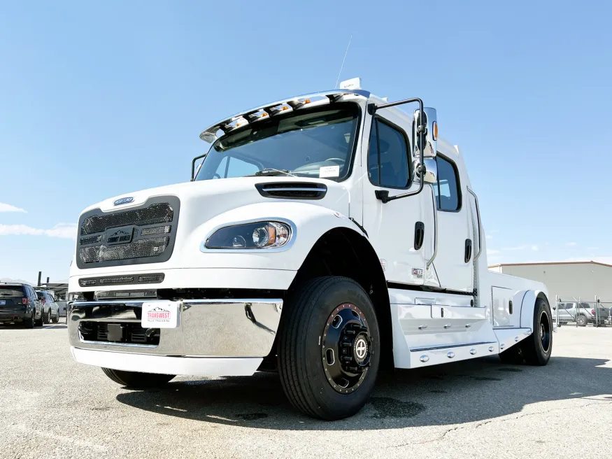 2024 Freightliner M2 106 Plus Summit Hauler | Photo 21 of 21