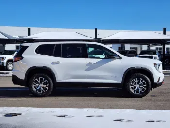 2025 GMC Acadia AWD AT4