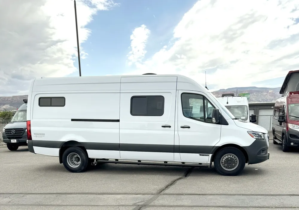 2023 Winnebago Adventure Wagon 70 SE