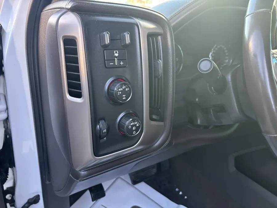 2016 GMC Sierra 1500 Denali | Photo 11 of 20